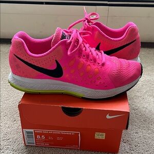Nike Women's Air Zoom Pegasus 31 Bright Pink Athletic Shoes
